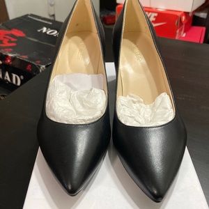 New Nine West Women Issa Black Leather Size 7M